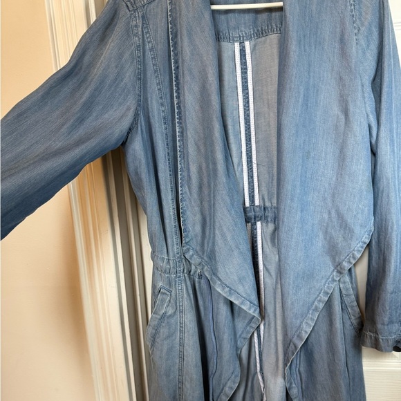 Max Jeans Blue Jean Jacket with Cascading Lapels and Drawstring Tie Belt - Picture 2 of 11